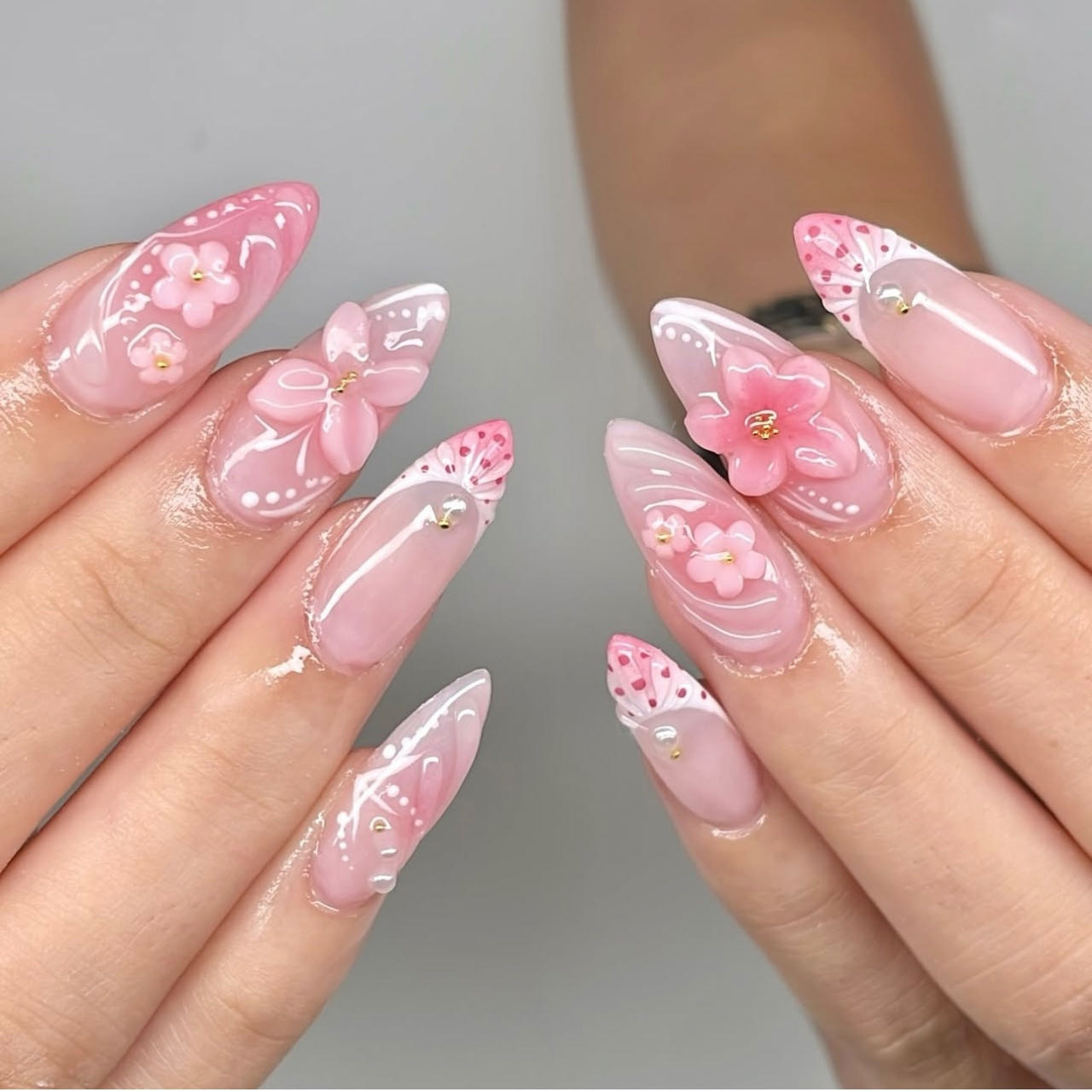 Resin Art Instagram - 甘いインスタ風ピンクの3D蝶彫りフラワーグラデーションプレスオンネイルアート完成ネイルステッカー