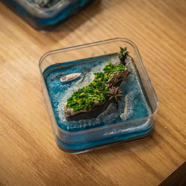 手作りのファロー諸島のマイクロ島、コレクターのデスクに置くた - Resin Art Gift For Birthday のレビューと価格
