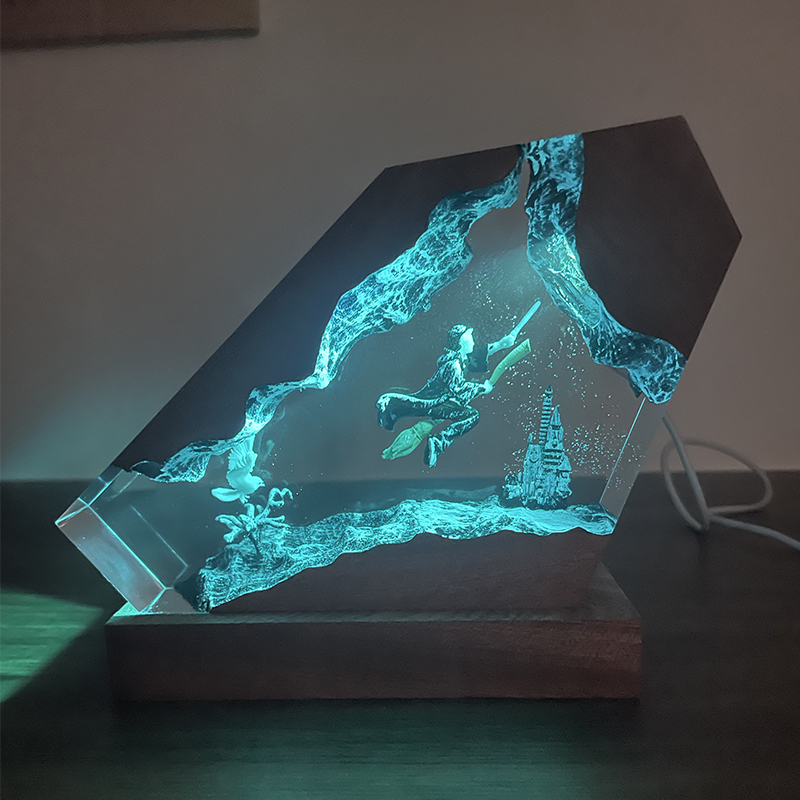 木製レジンエポキシランプ ウィザードボーイ＆フクロウ ナイト - Resin Artist のレビューと価格