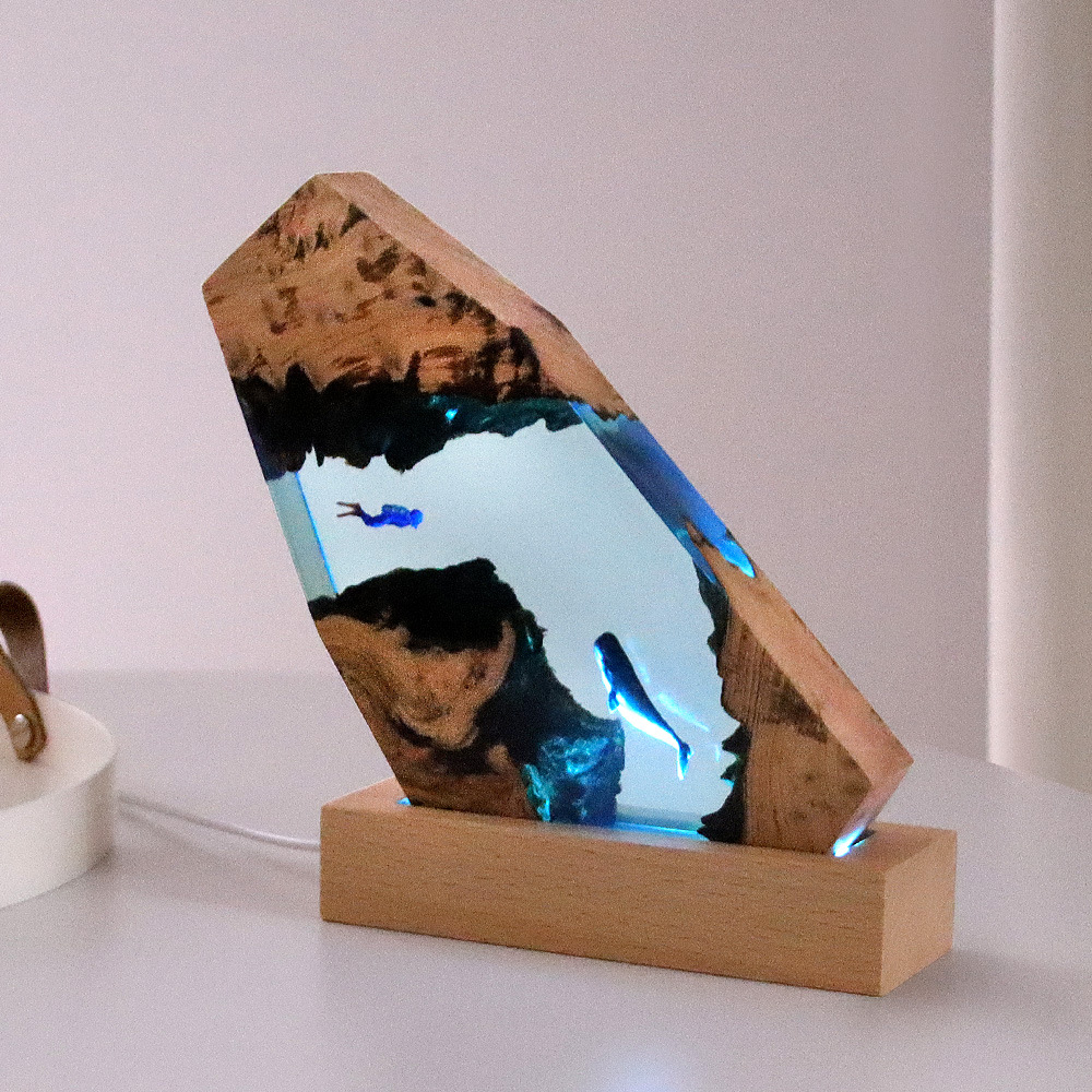 新しい水中洞窟クジラダイバーホームデスクデコレーション無垢材 - Resin Art Gift For Birthday のレビューと価格